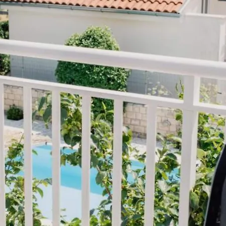 Sunset Bay - Four Bedroom With Terrace *